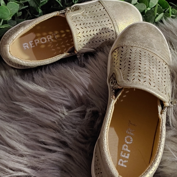 Little girls Report EUC slip on sneakers - Picture 2 of 5